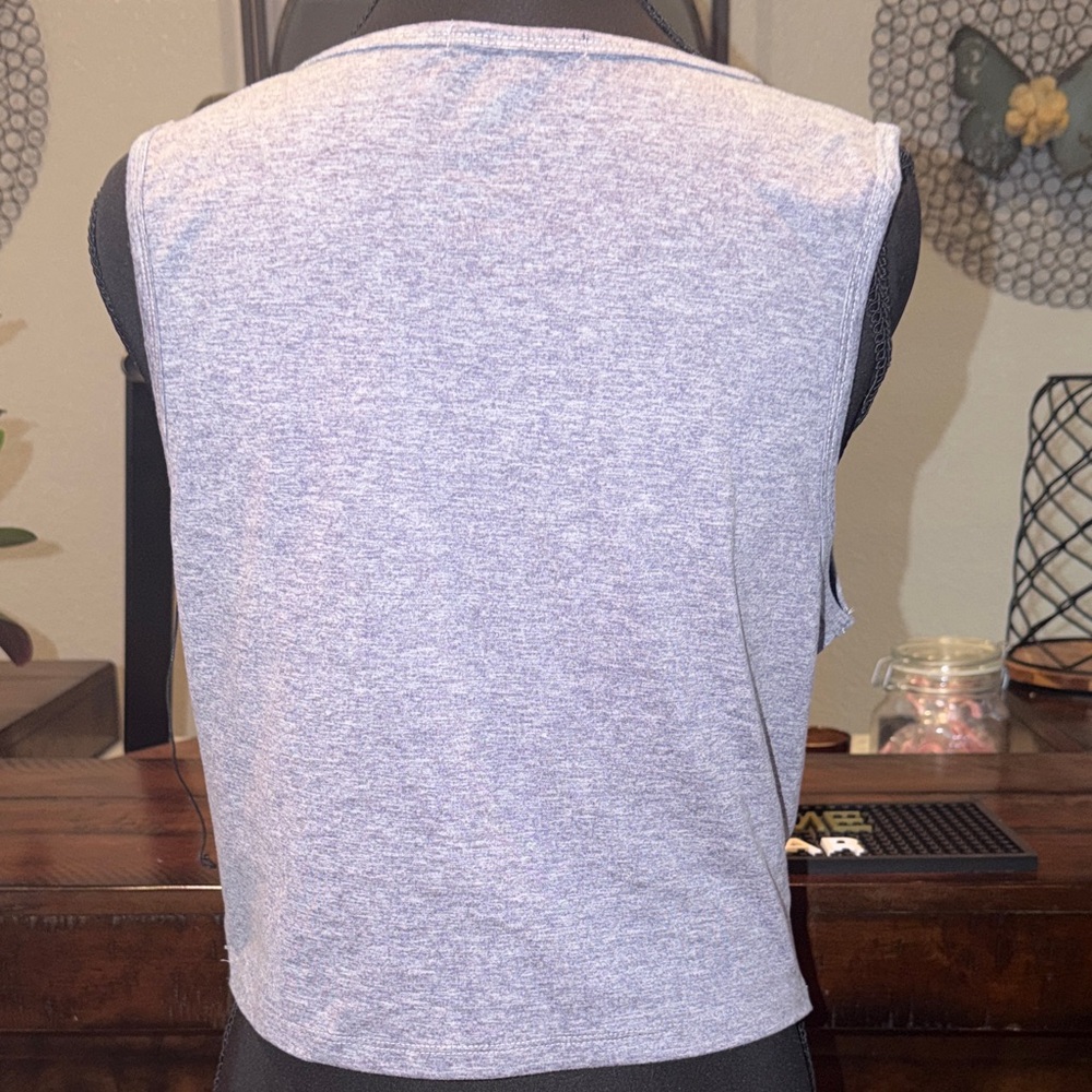 Women's  Sleeveless Twist Top - Picture 6 of 11